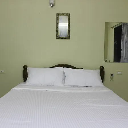 Oyo Home 9681 3Bhk Classic Miramar Beach